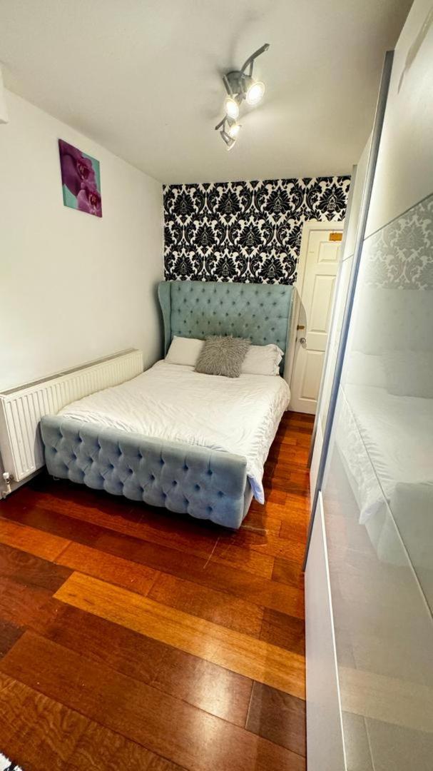 Eastbury Road Home Γουάτφορντ Εξωτερικό φωτογραφία