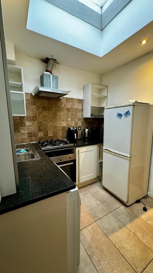 Eastbury Road Home Γουάτφορντ Εξωτερικό φωτογραφία