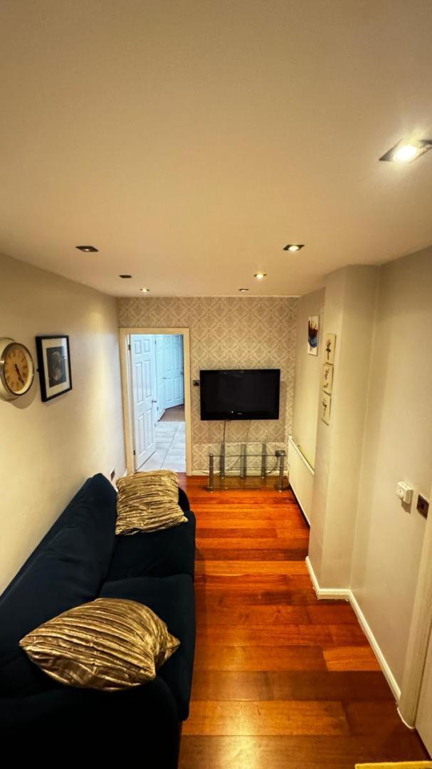 Eastbury Road Home Γουάτφορντ Εξωτερικό φωτογραφία